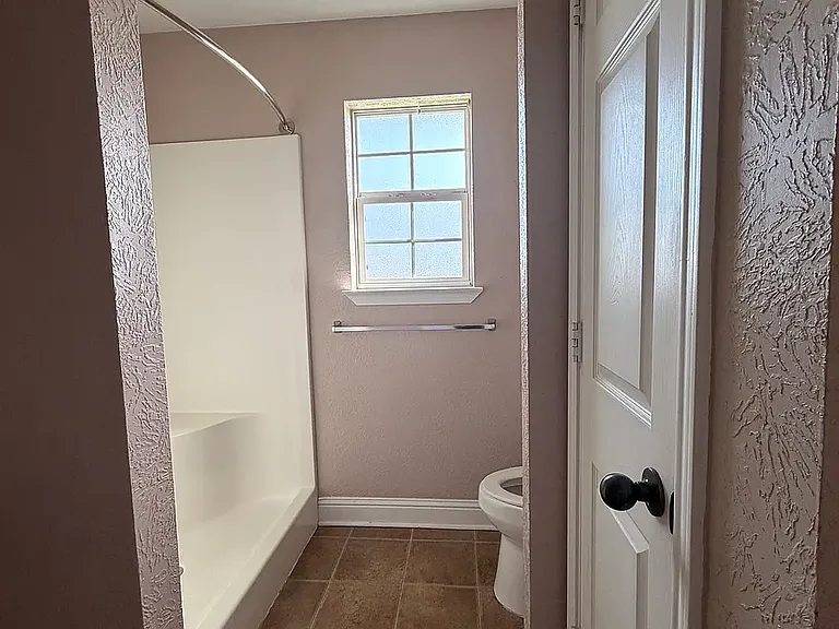 1002 Helena Ave — Photo 6