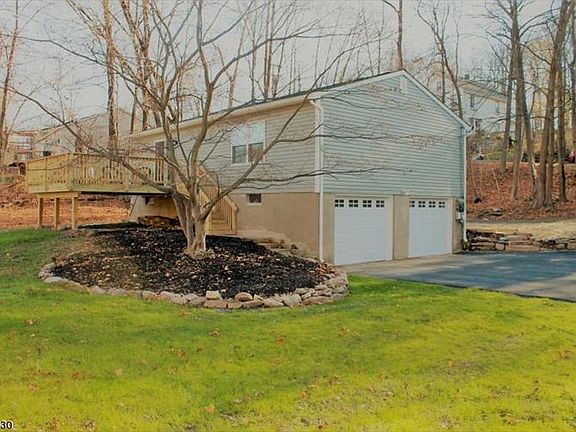 3rd image of 19-25 New Hampshire St