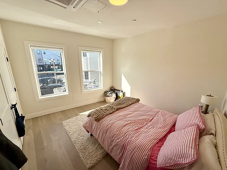 120 Emerson St #2 — Photo 7