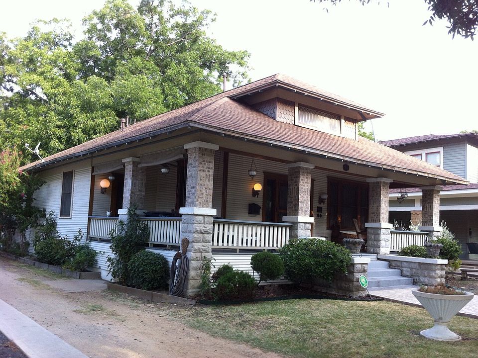 2nd image of 1812 6th Ave