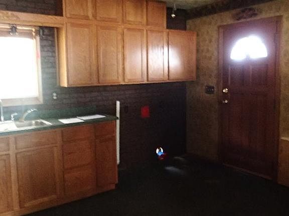 5th image of 2340 Thrush Ave