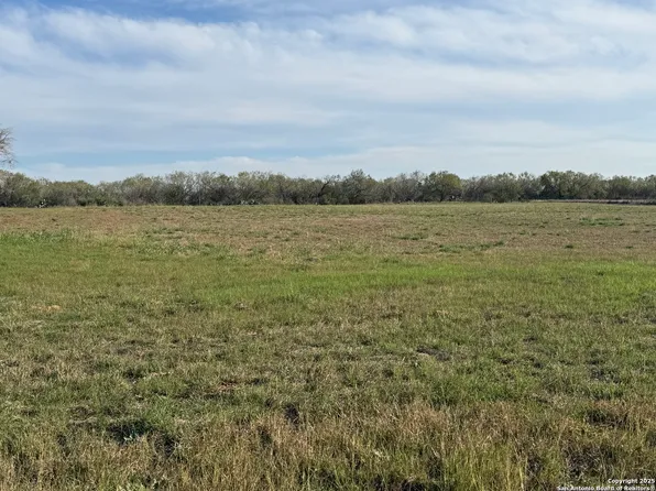 13208 ADKINS SAINT HEDWIG RD, St.Hedwig, TX 78152