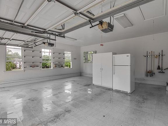Attached 2 car garage