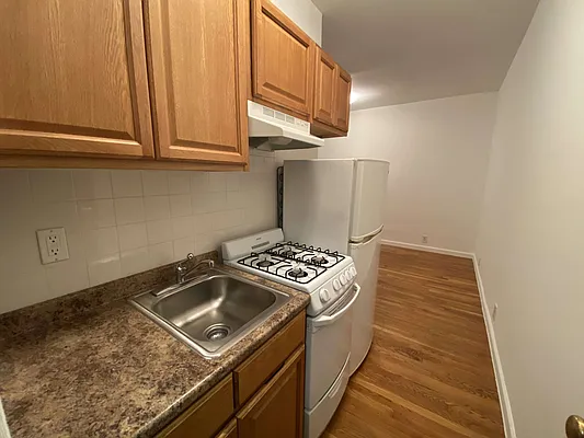 Rented by GreenVill Real Estate LLC | media 19