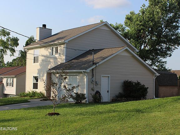 4th image of 1308 Graycreek Ln