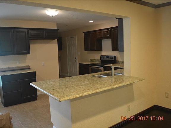 4th image of 1124 Wildwood Ln