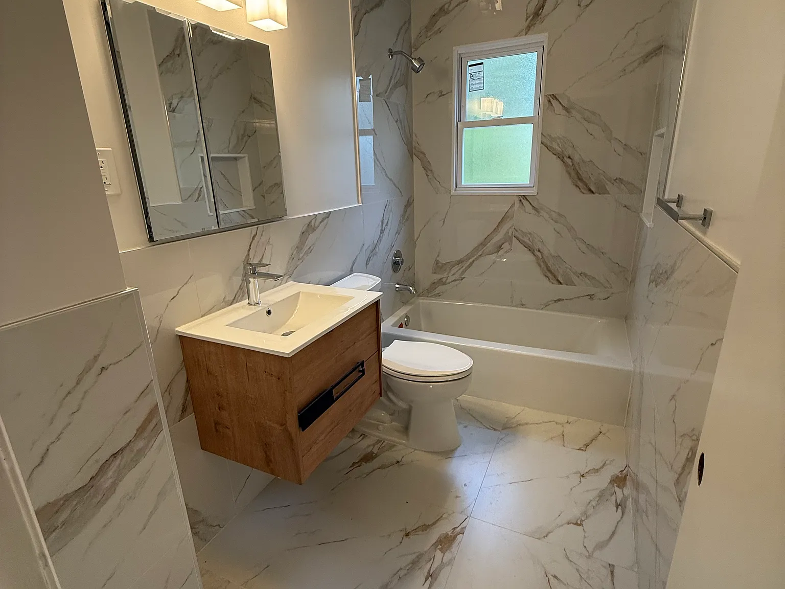 2 bed, $2,100 — Photo 4