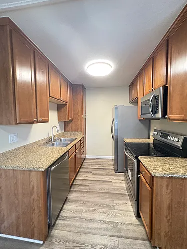 1240 N Broadway Photo 1