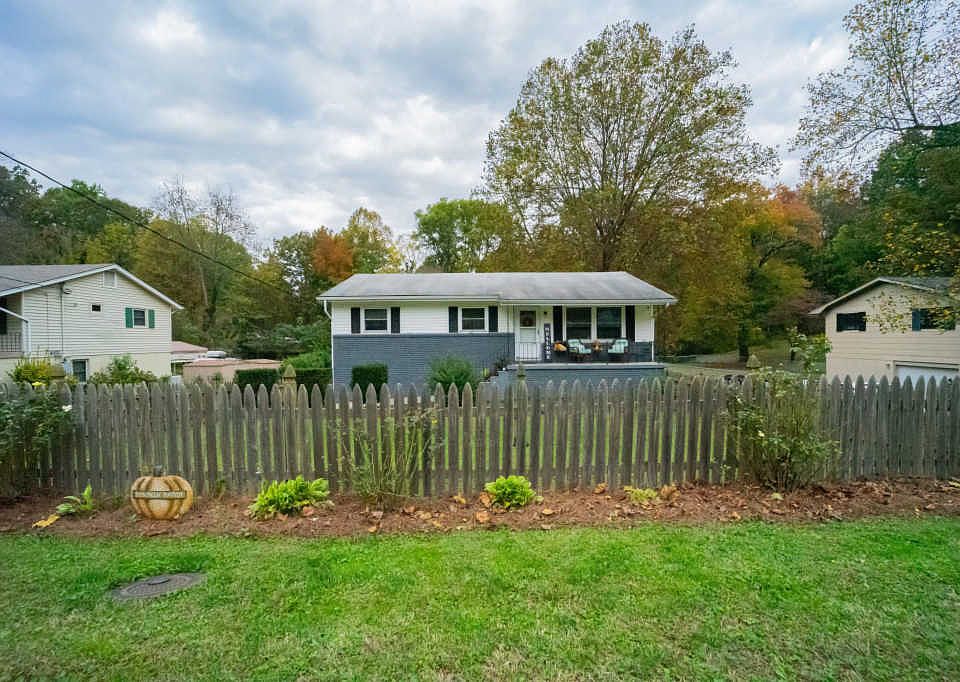 1st image of 4921 Fleetwood Dr