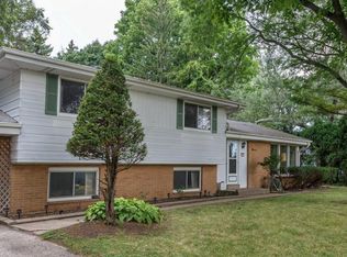 155 S Columbia Blvd, Brookfield, WI 53005