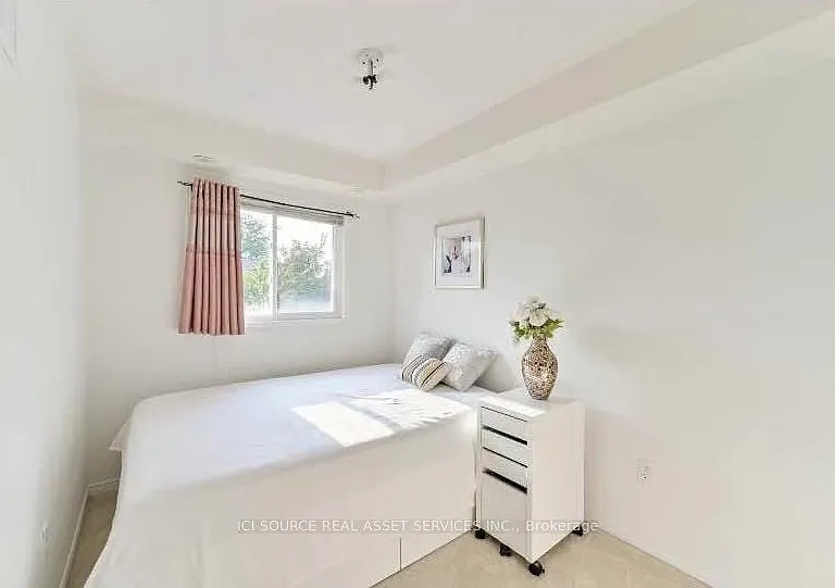 64 Wyper Sq #2 — Photo 1