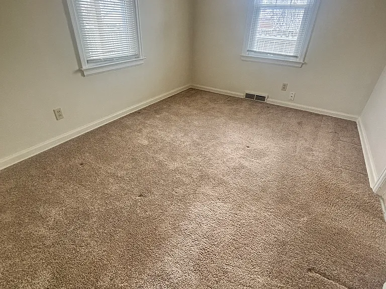 142 N Riverview Dr #1 — Photo 14