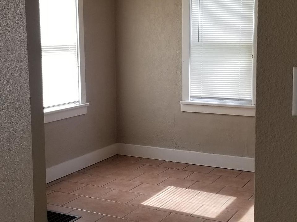 2nd image of 2059 3rd Ave N