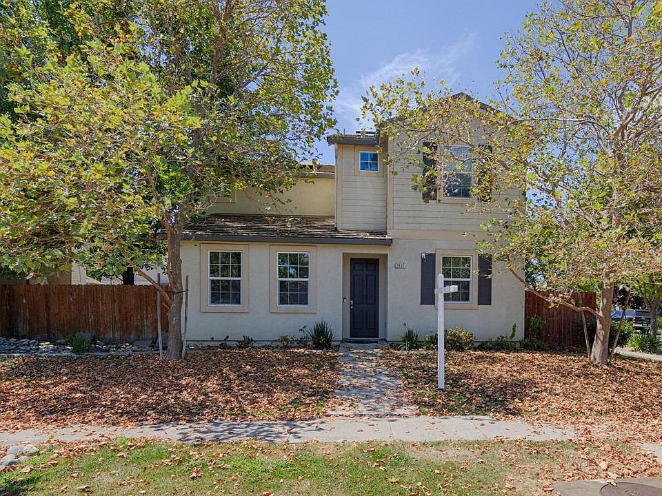 1st image of 2831 Crested Street