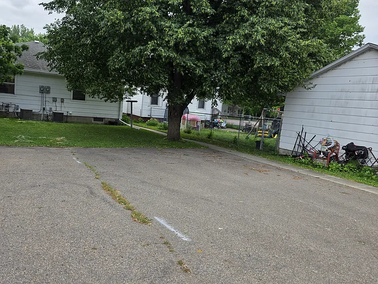 420 S Front St — Photo 17