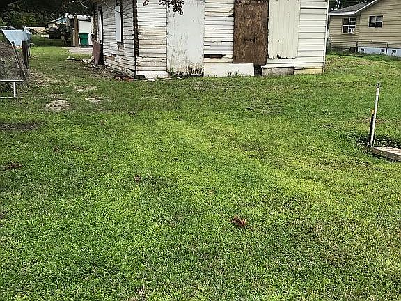 3rd image of 809 Pamela Ave