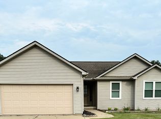 8050 Northview Dr, Howell, MI 48855