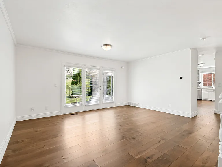 1241 Cambridge Ct — Photo 36