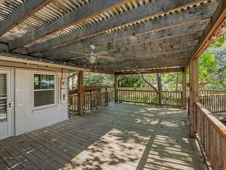 6638 Aintree Cir — Photo 21