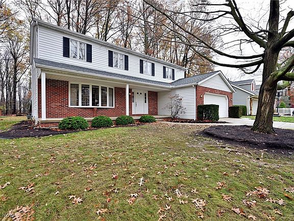 2nd image of 26934 Tall Oaks Trl