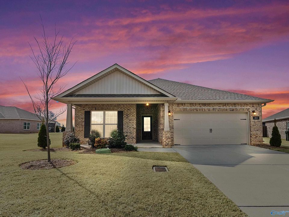 1st image of 204 Joan Cir
