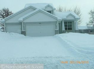 1106 Cimarron Trl, Isanti, MN 55040