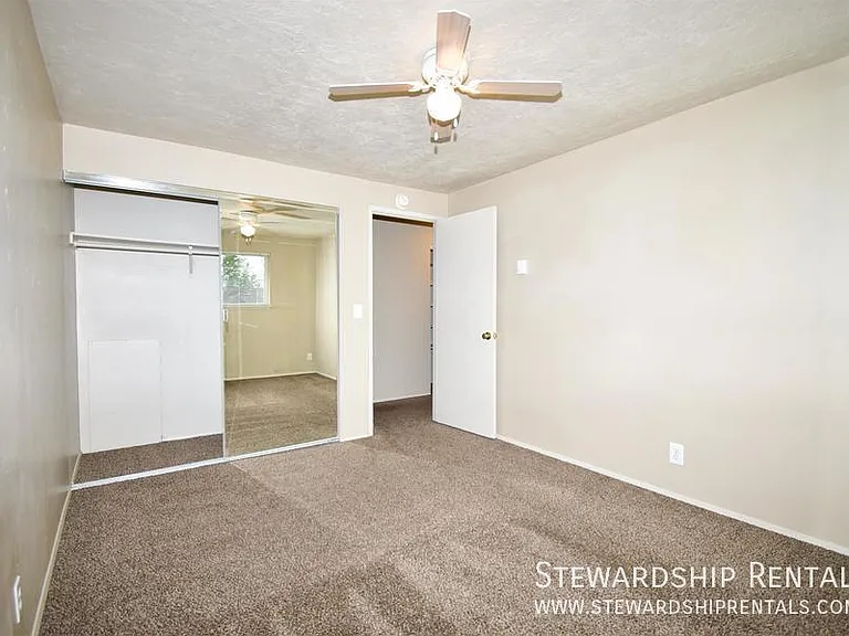 336 S 51st Pl — Photo 16