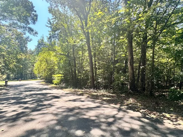 120 Autumn Ct, Greenwood, SC 29646