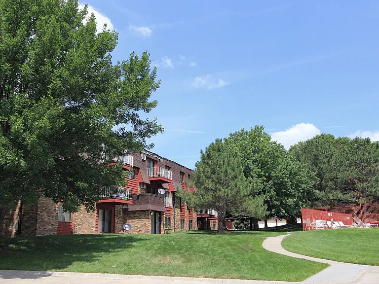 Meadow Wood — Photo 11