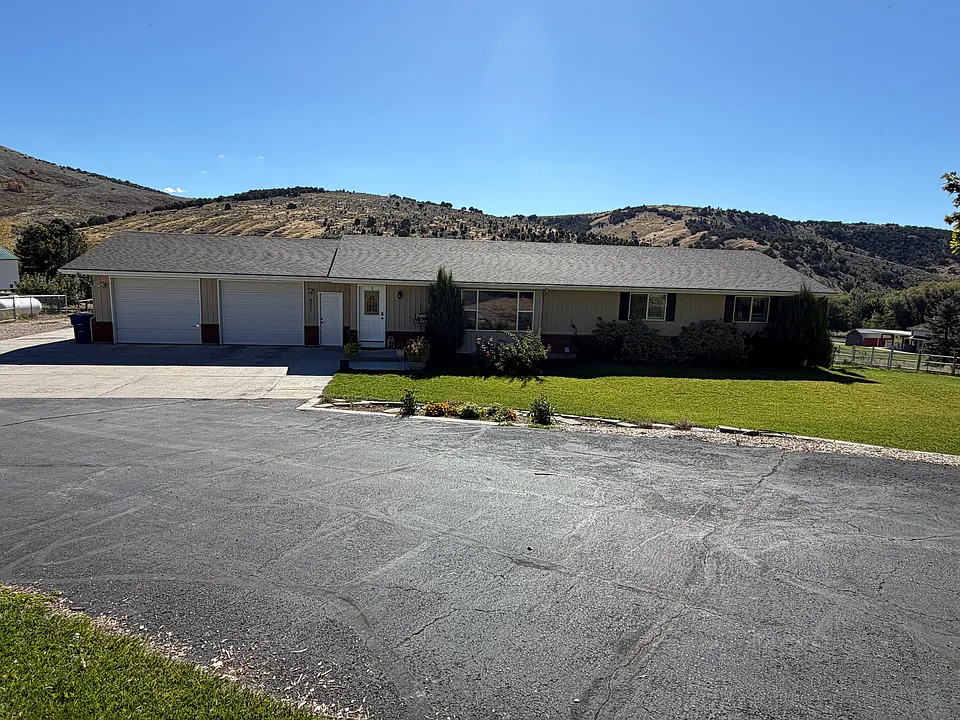 8315 W Buckskin Rd
