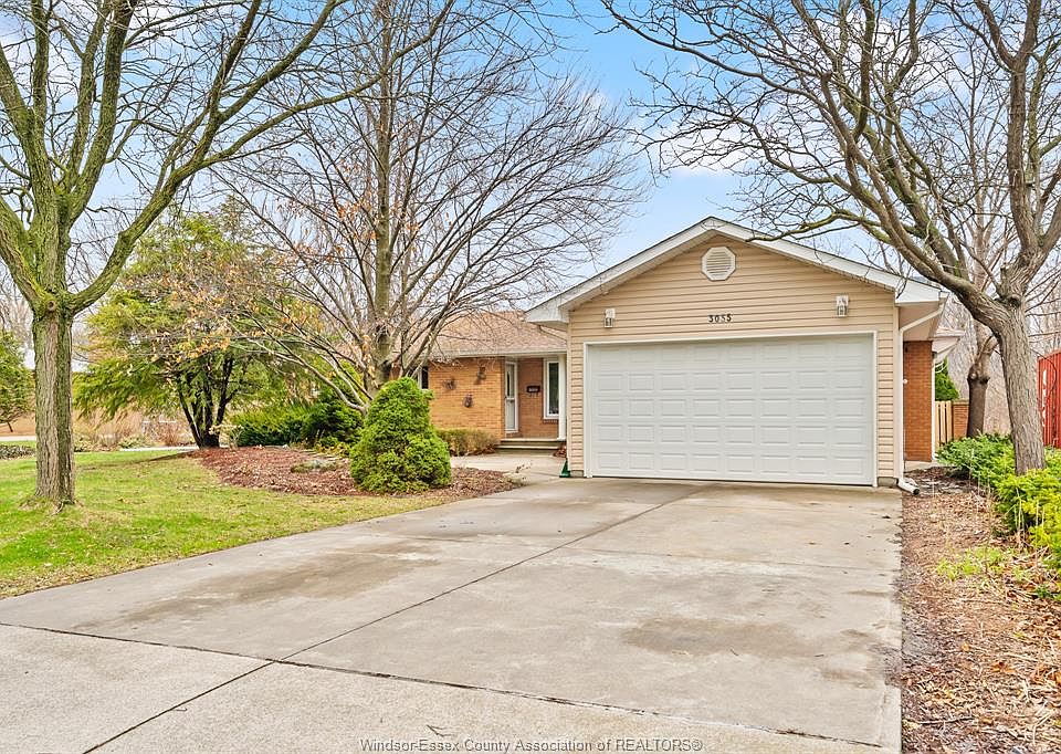 1st image of 3055 Lauzon Rd