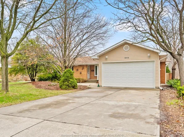 3055 Lauzon Rd, Windsor, ON N8T 2Z7