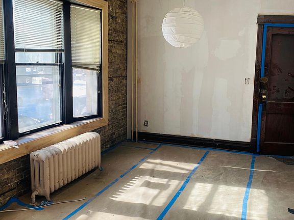 3rd image of 3018 W Schubert Ave #1