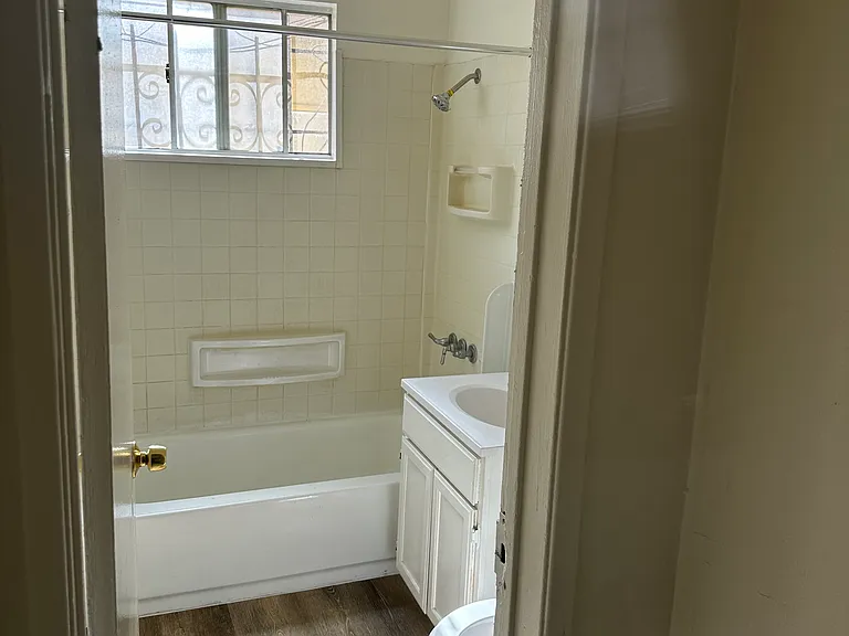 621 W Colden Ave — Photo 4