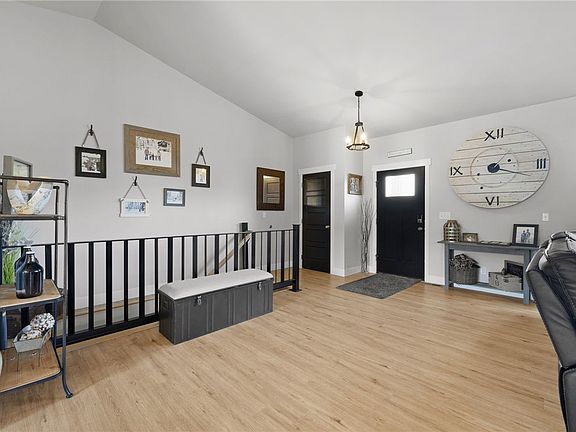 4th image of 4192 Banbury Pl