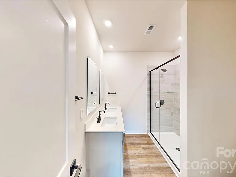 3640 Spencer St — Photo 18