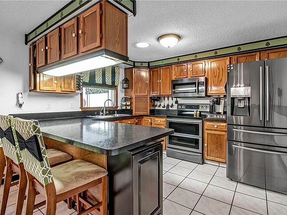 2nd image of 1732 Willow Woods