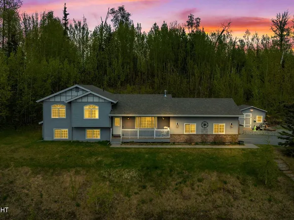 205 S Vickie Cir, Palmer, AK 99645