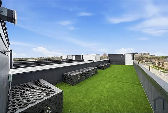 801 Avenue K — Photo 8