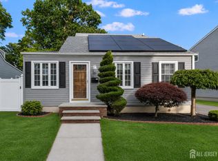 34 Chase Ave, Avenel, NJ 07001