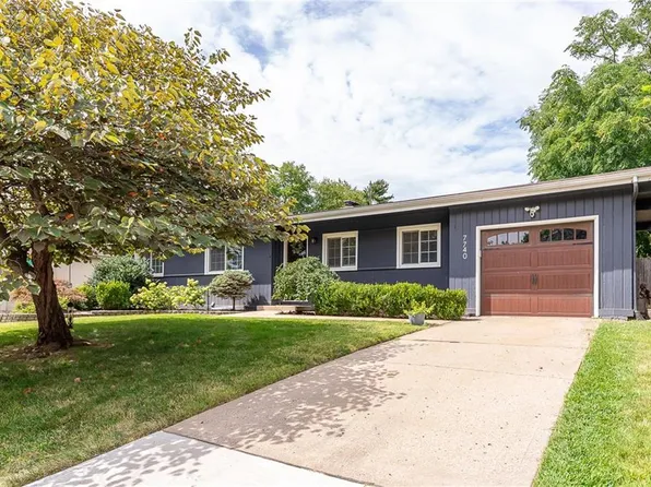 7740 Chadwick St, Prairie Village, KS 66208
