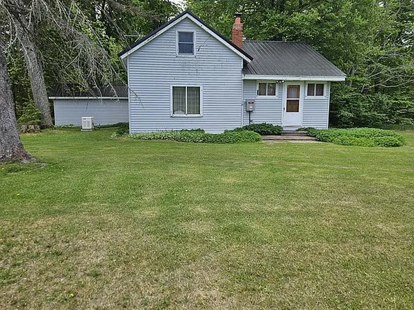 28348 W County Line Rd, Trout Lake, MI 49793
