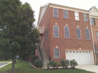 25326 McIntyre Sq, Chantilly, VA 20152