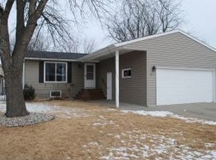 1901 28th Ave S, Fargo, ND 58103