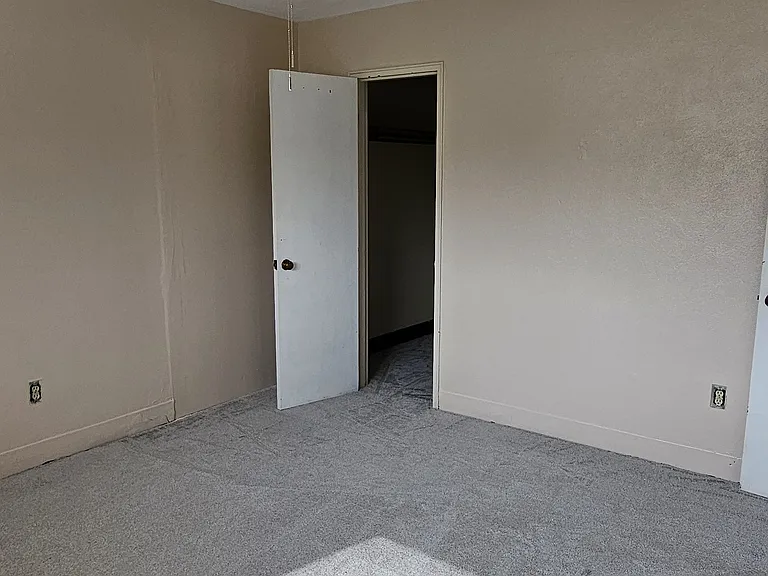 1 Glen Elm Dr #9 — Photo 6