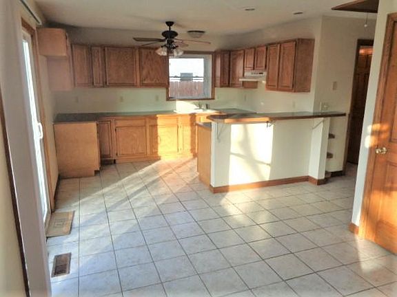 2nd image of 419 E Ward St