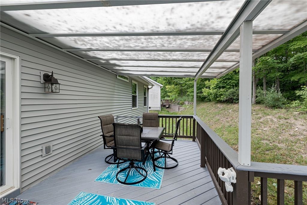 18340 Crystal Lakes Dr, North Royalton, OH - More
