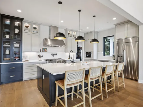 17601 Navigation Ln, Lago Vista, TX 78645