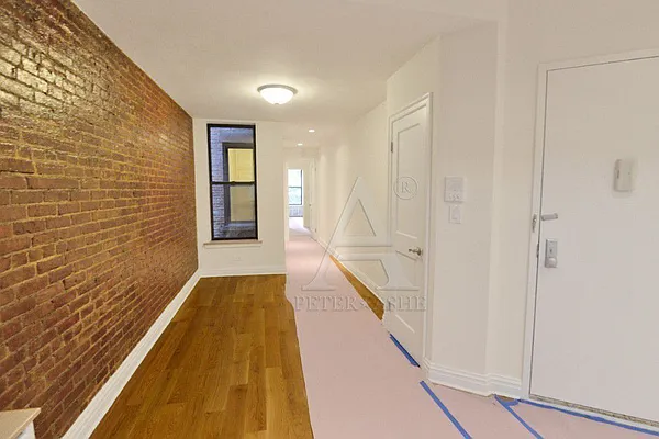 Rented by Peter Ashe | media 6