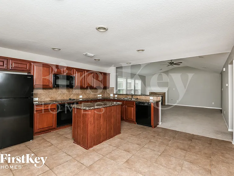23342 Peerless Dr — Photo 6